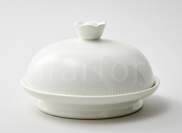 Plate with a lid White