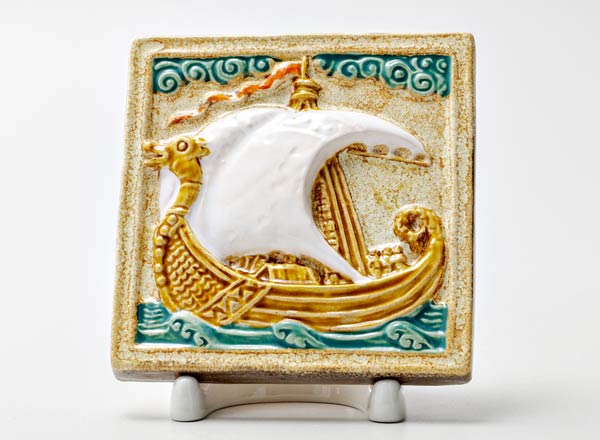 Изразец малый Ладья 2 золотистый