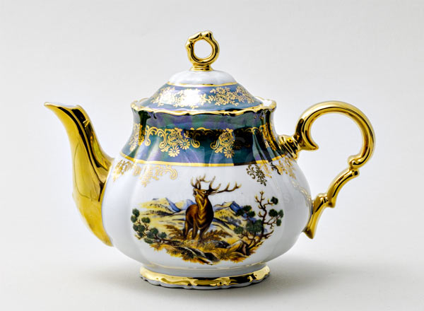 Teapot brewing Hunting Green Crown