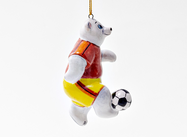 Елочная игрушка Мишка-футболист в красной майке