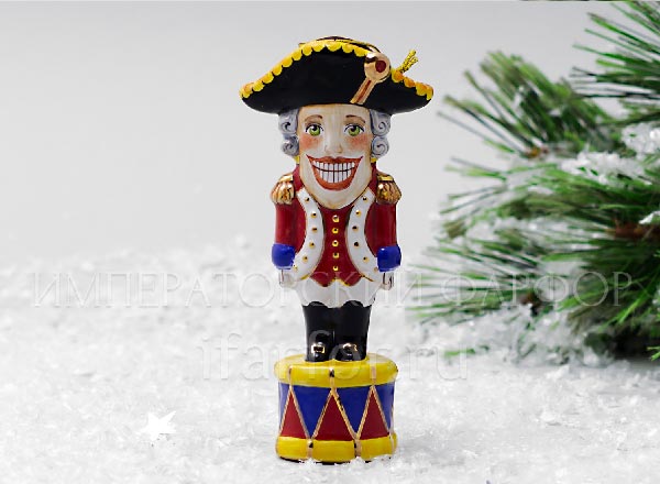 Елочная игрушка Щелкунчик на барабане