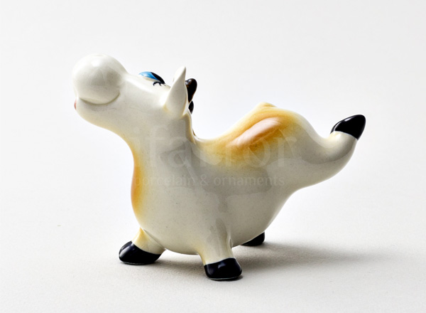 Скульптура Корова танцующая