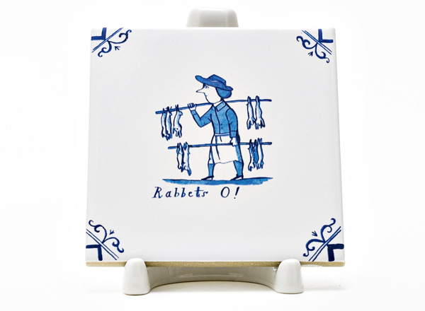 Изразец Голландский. Мужчина с тушками кроликов