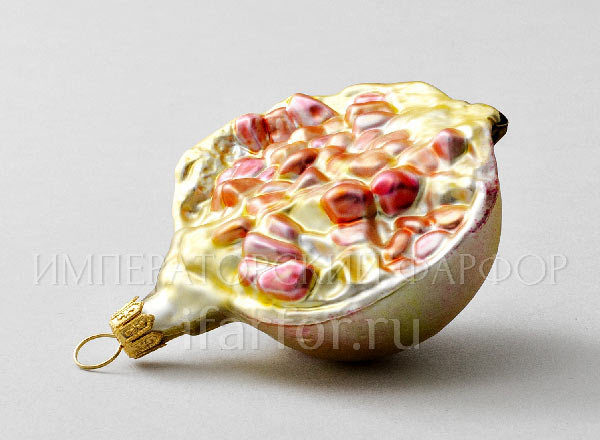 Елочная игрушка Ягоды и фрукты. Половинка незрелого граната