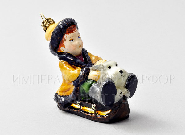 Елочная игрушка Мальчик с собакой на санках