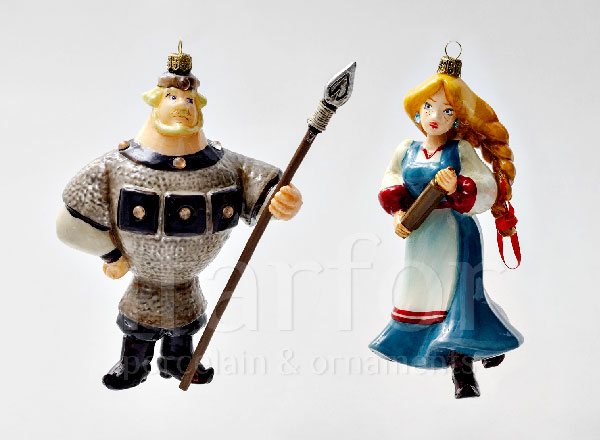 Набор елочных игрушек в подарочной коробке Добрыня и Настасья