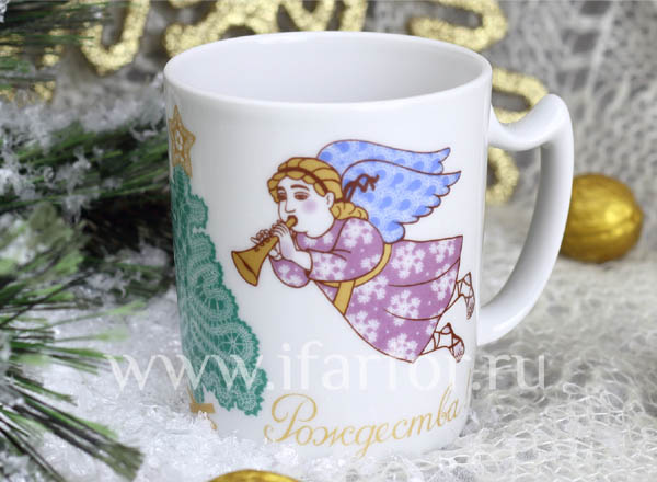 Бокал Счастливого рождества Снежное утро