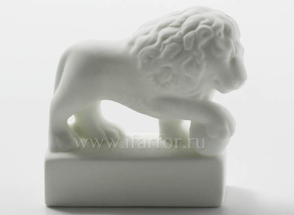 Скульптура Лев стерегущий