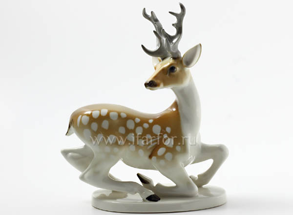 Скульптура Лань с рогами