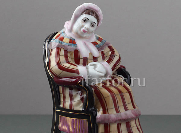 Скульптура Коробочка Гоголевские персонажи. Коробочка