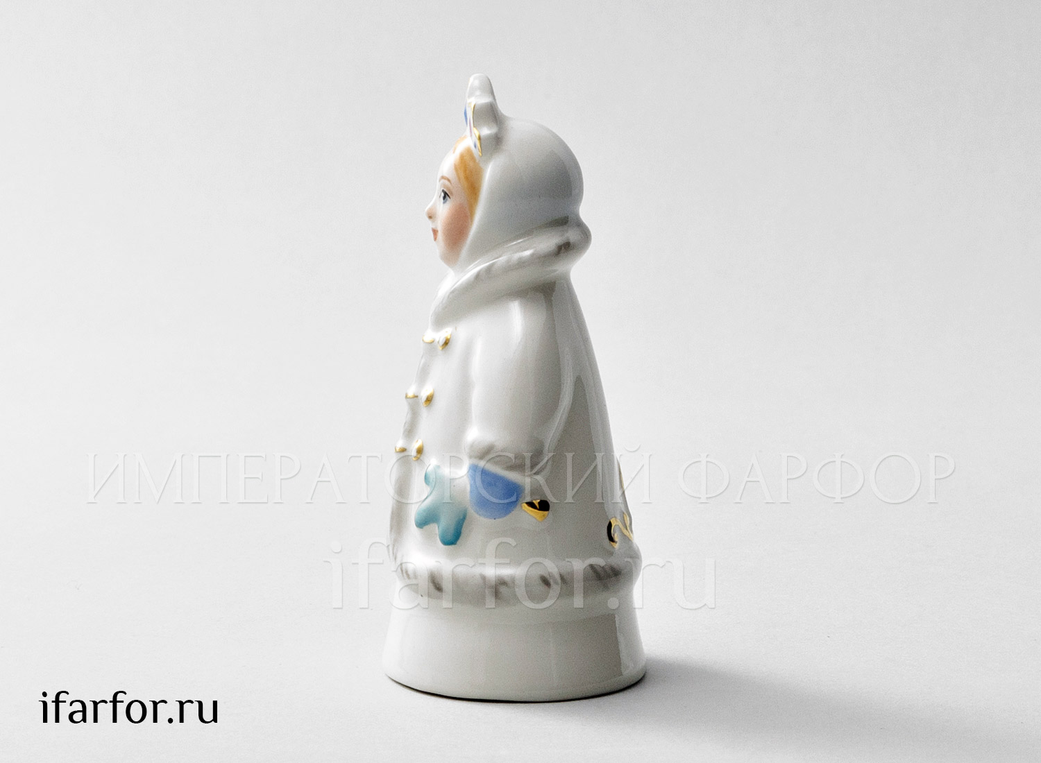 Скульптура «Снегурочка с шариком» Фарфор. 55 x 45 x 105 мм.