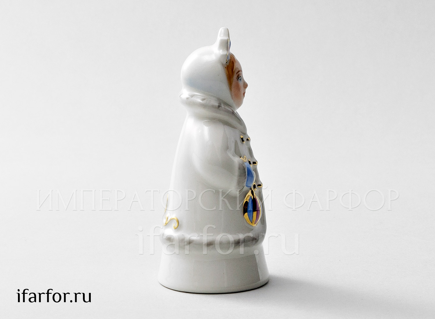 Скульптура «Снегурочка с шариком» Фарфор. 55 x 45 x 105 мм.