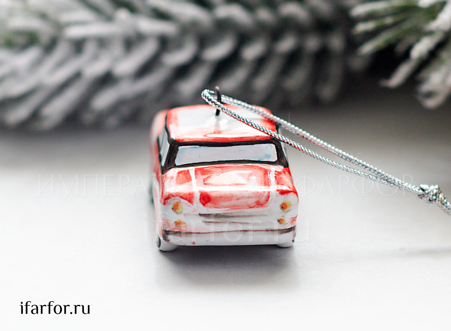 Елочная игрушка «Автомобиль» Форма: Автомобиль. Майолика. 47 x 45 x 22 мм.