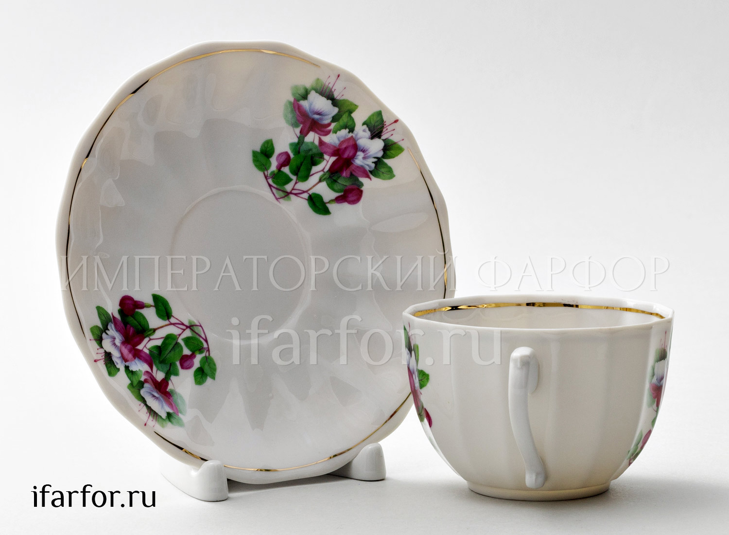 Чашка с блюдцем чайная «Красный колокольчик» 1/2 Форма: Ампир. Твердый фарфор. 200 мл.