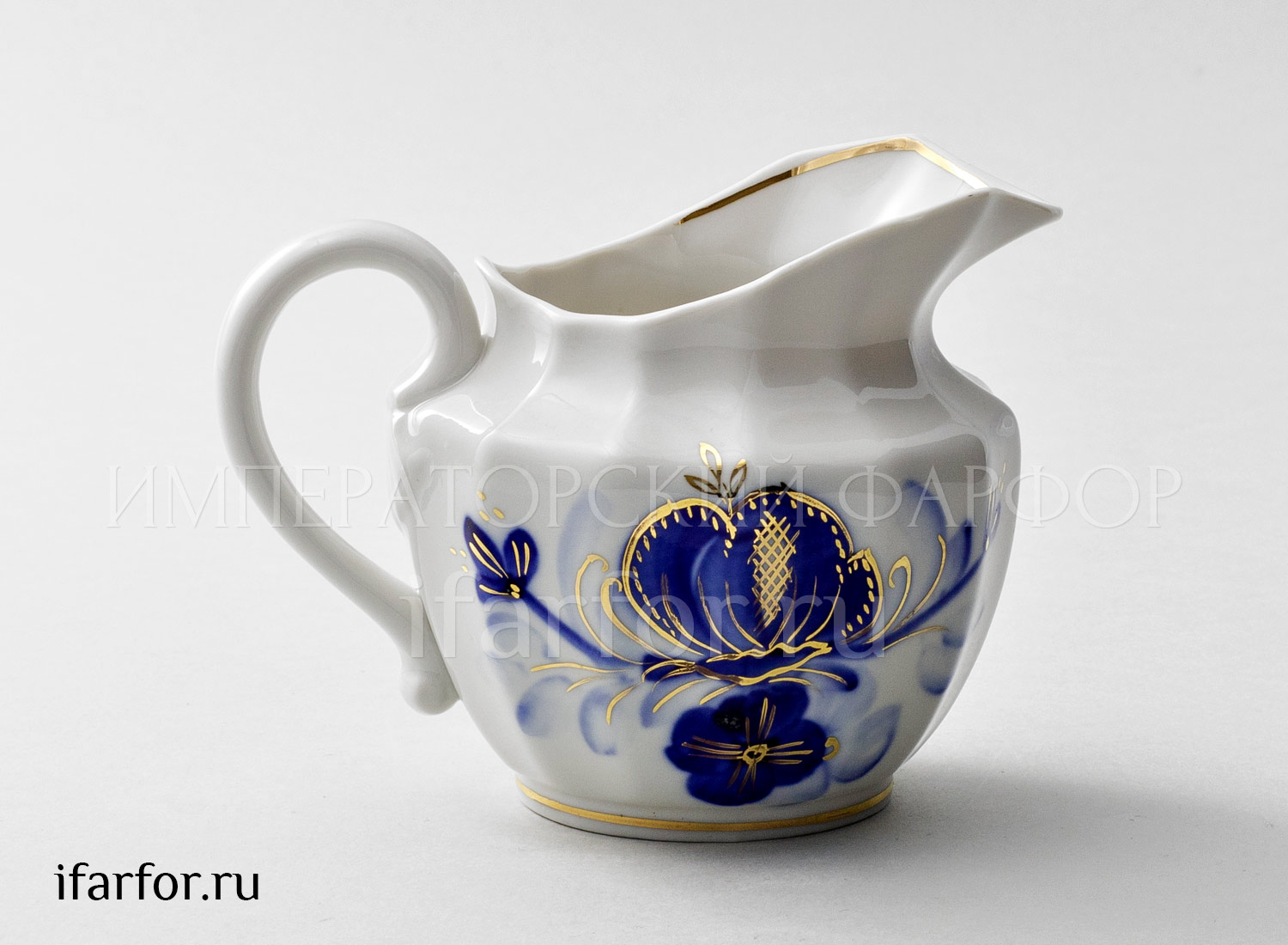 Сливочник «Голубая магнолия» Форма: Ампир. Твердый фарфор. 350 мл.