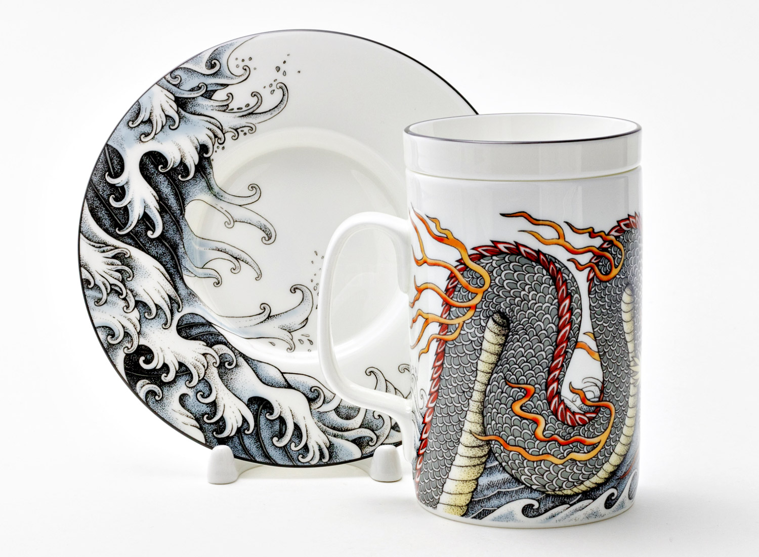 Бокал с блюдцем и крышкой в подарочной коробке «Tattoo. Dragon» Костяной фарфор. 390 мл.