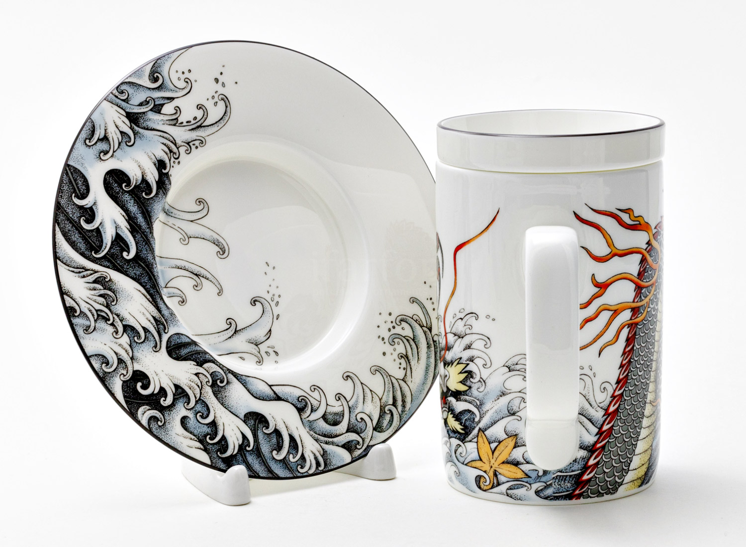 Бокал с блюдцем и крышкой в подарочной коробке «Tattoo. Dragon» Костяной фарфор. 390 мл.