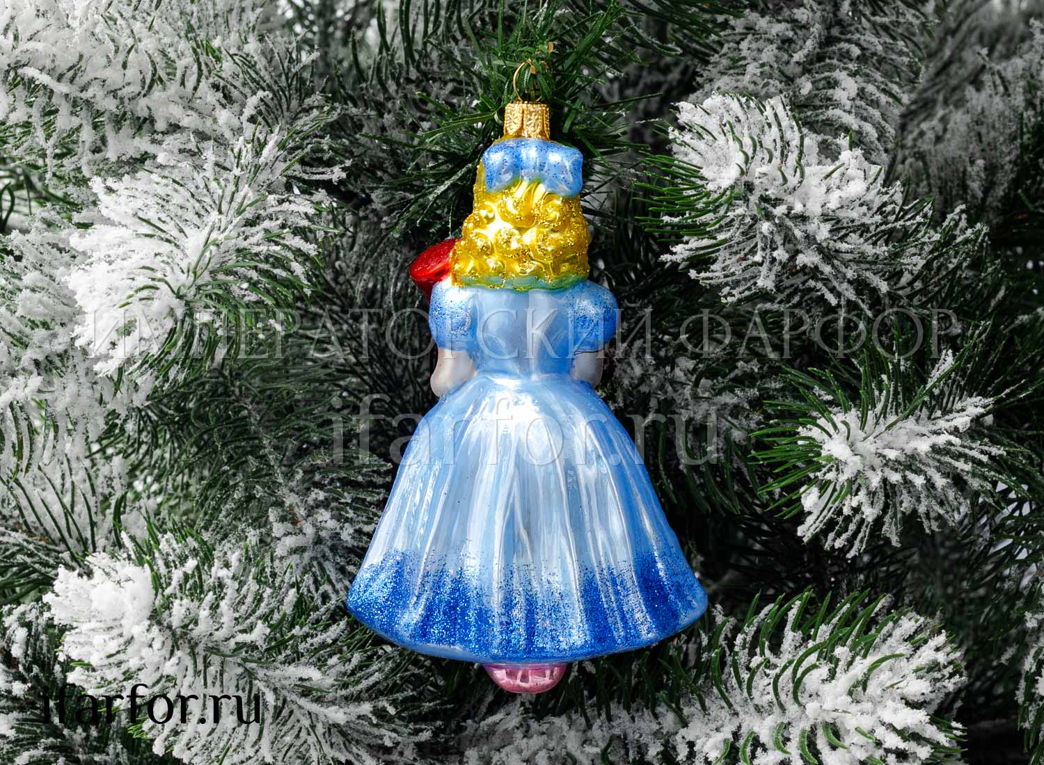 Елочная игрушка «Девочка со щелкунчиком»