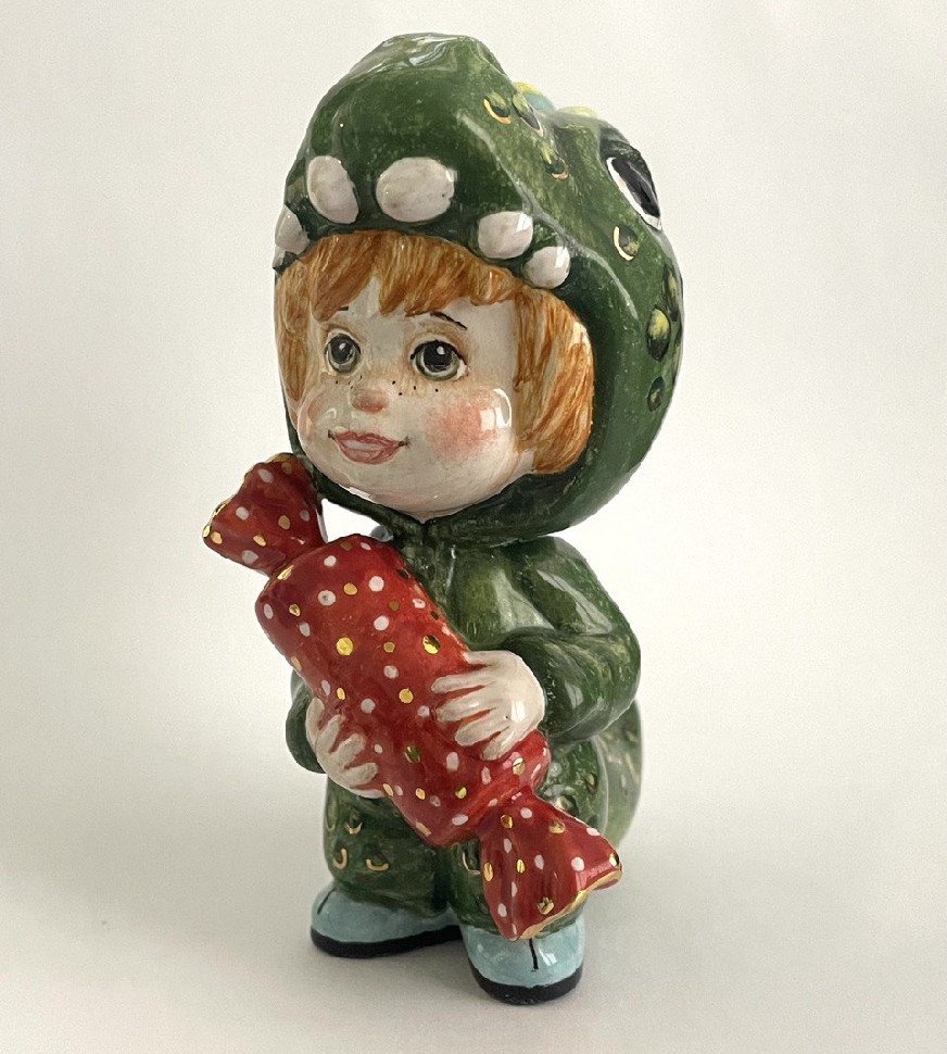 Елочная игрушка «Малыш-дракончик» Майолика. 70 x 105 мм.