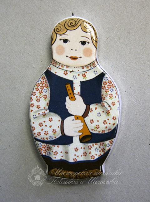 Елочная игрушка «Матрешка - мальчик» Майолика. 53 x 93 мм.