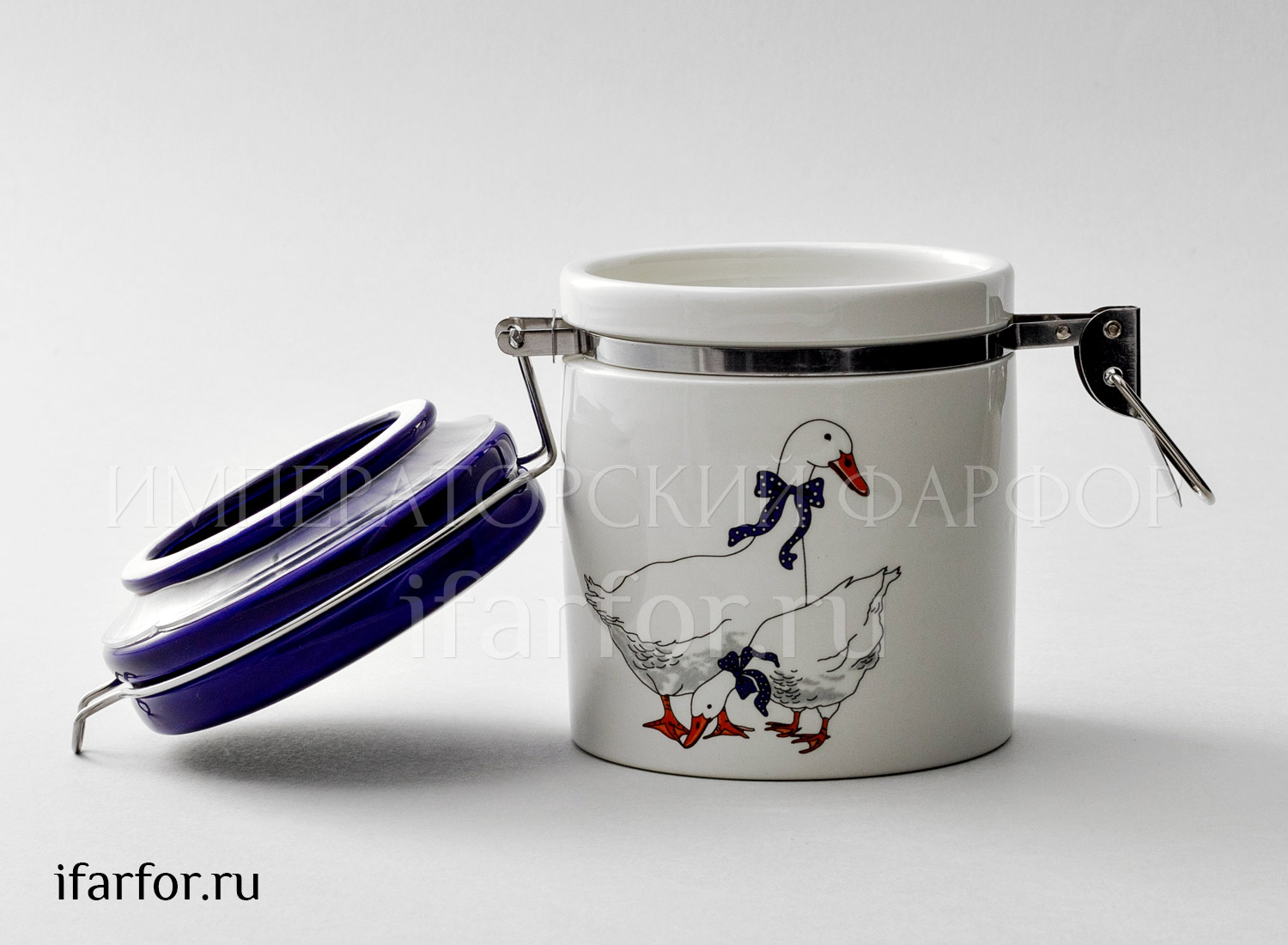 Банка для сыпучих продуктов «Гуси» Форма: Royal Classics. Керамика. 96 x 120 мм.