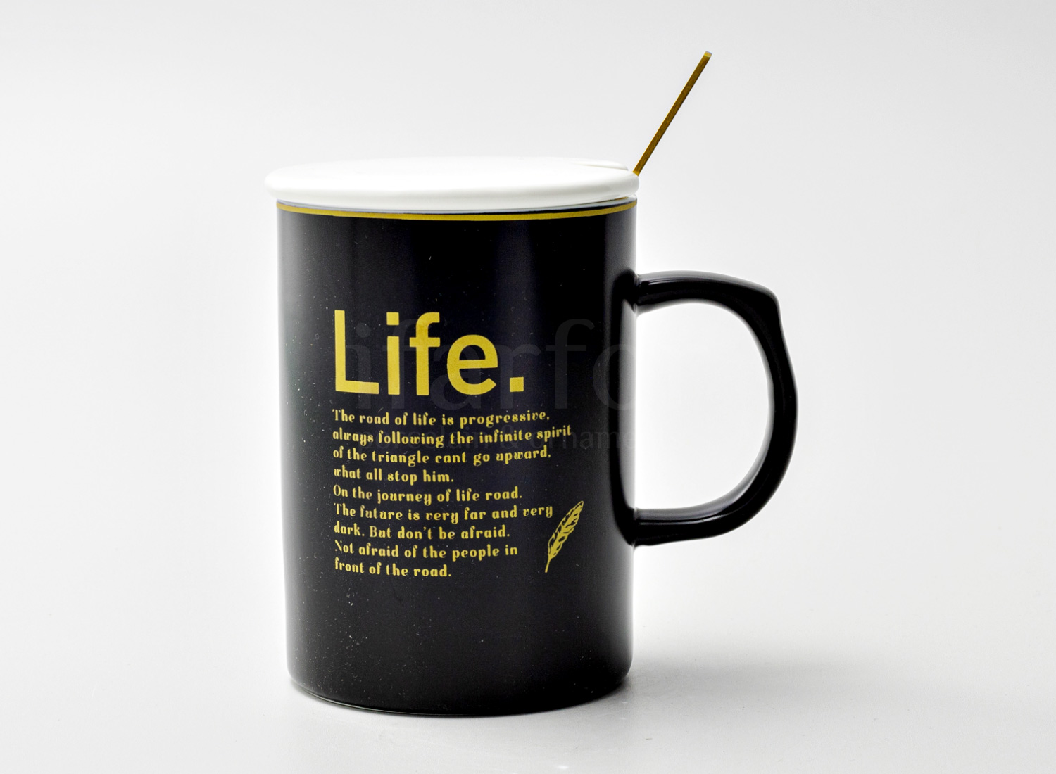 Кружка с крышкой и ложкой «Life» Форма: Royal Classics. Керамика. 480 мл.