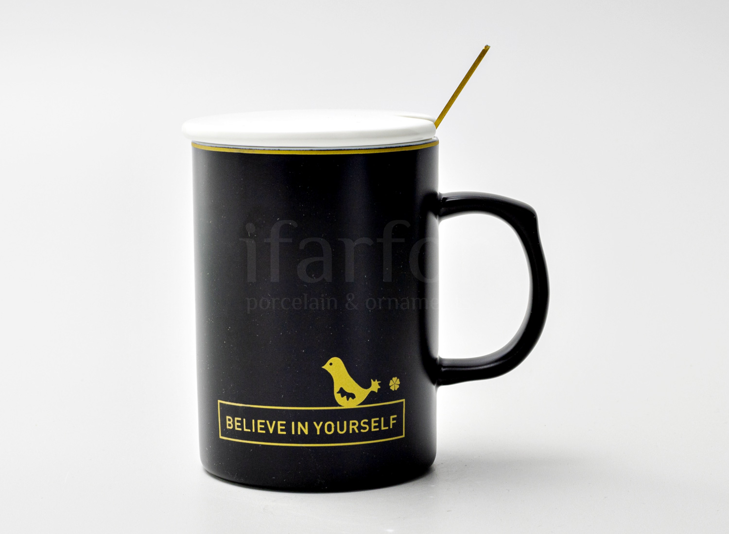 Кружка с крышкой и ложкой «Belive in yourself» Форма: Royal Classics. Керамика. 480 мл.