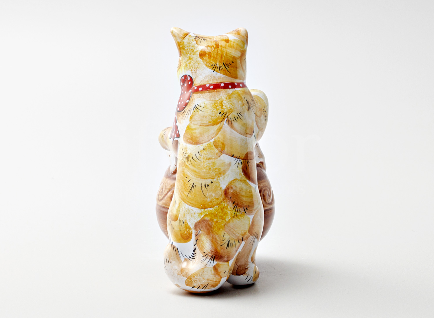 Скульптура «Кошка с крынкой» Форма: Кошка с крынкой. Майолика. 110 x 70 x 140 мм.