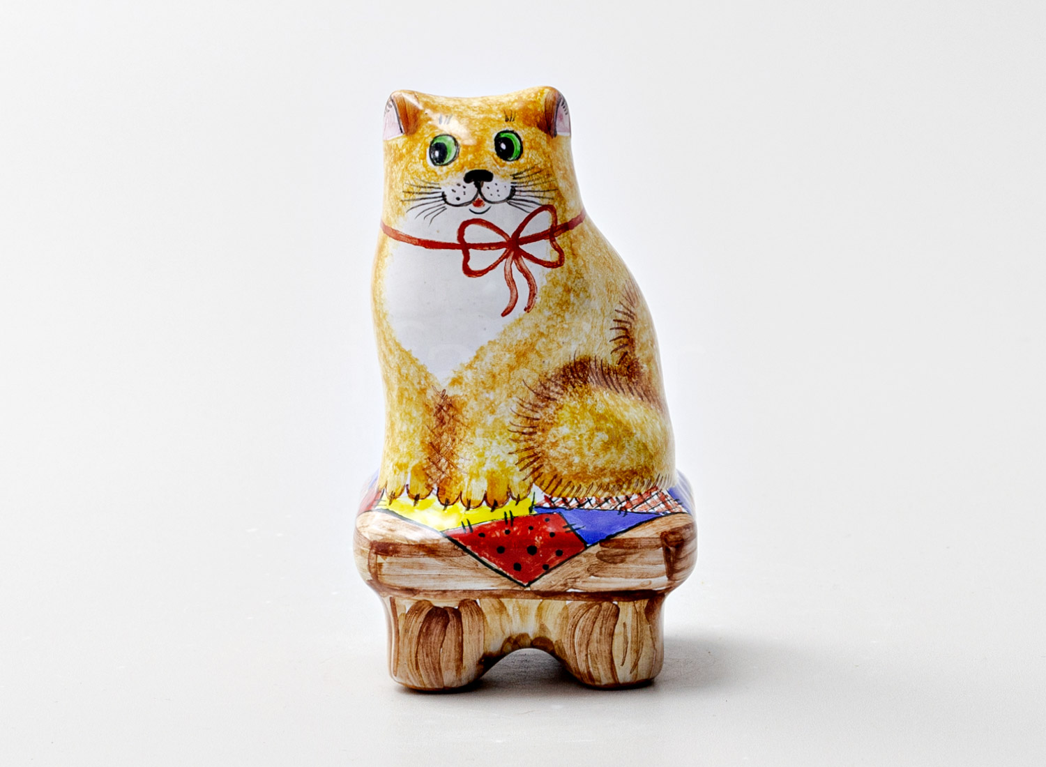 Скульптура «Кот на табурете» Форма: Кот на табурете. Майолика. 60 x 60 x 97 мм.