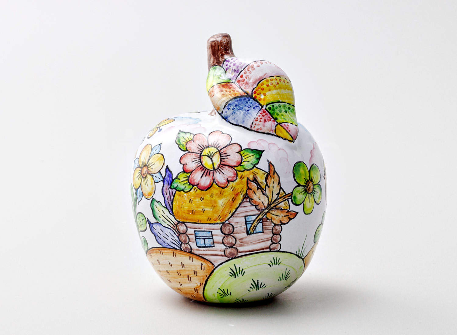 Скульптура «Яблоко Лето» Форма: Яблоко Лето. Майолика. 90 x 90 x 120 мм.