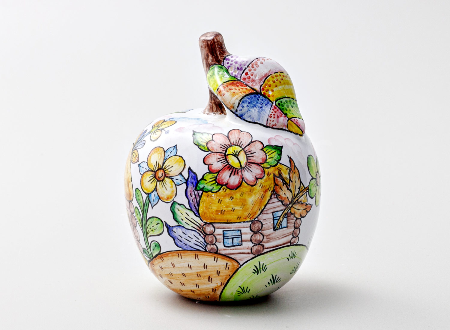 Скульптура «Яблоко Лето» Форма: Яблоко Лето. Майолика. 90 x 90 x 120 мм.