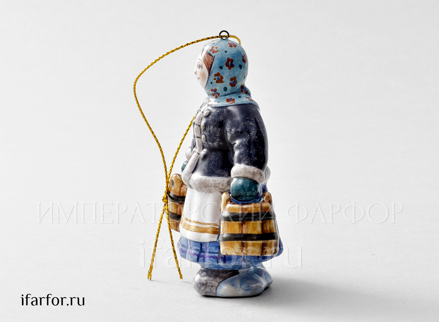 Елочная игрушка «Крестьянка с ведрами»
