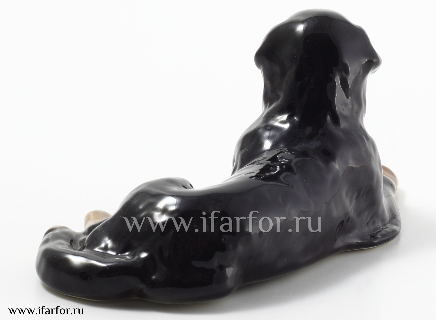 Скульптура «Бернская овчарка» Форма: Бернская овчарка. Мягкий фарфор. 160 x 70 мм.