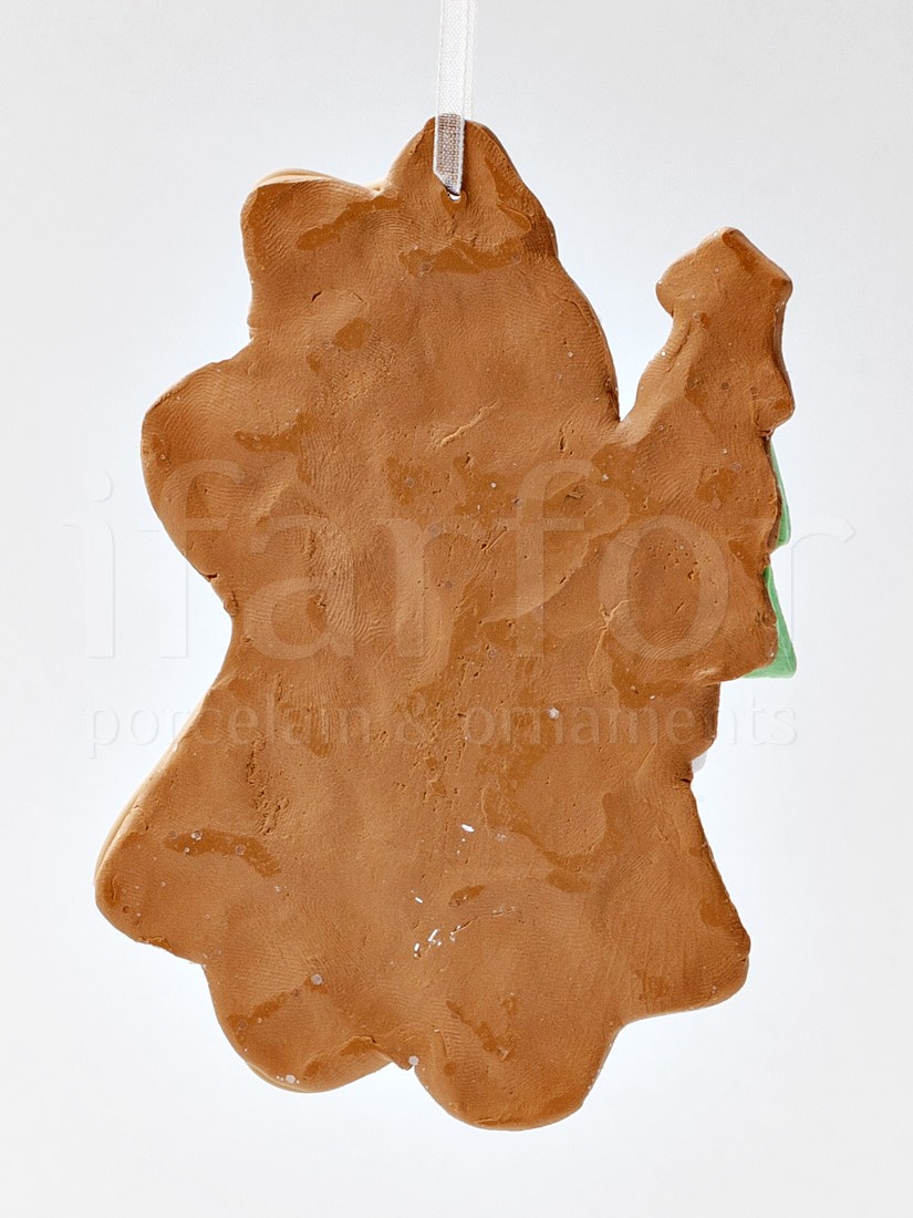 Елочная игрушка «Пряничная девочка» Глина. 80 x 112 мм.