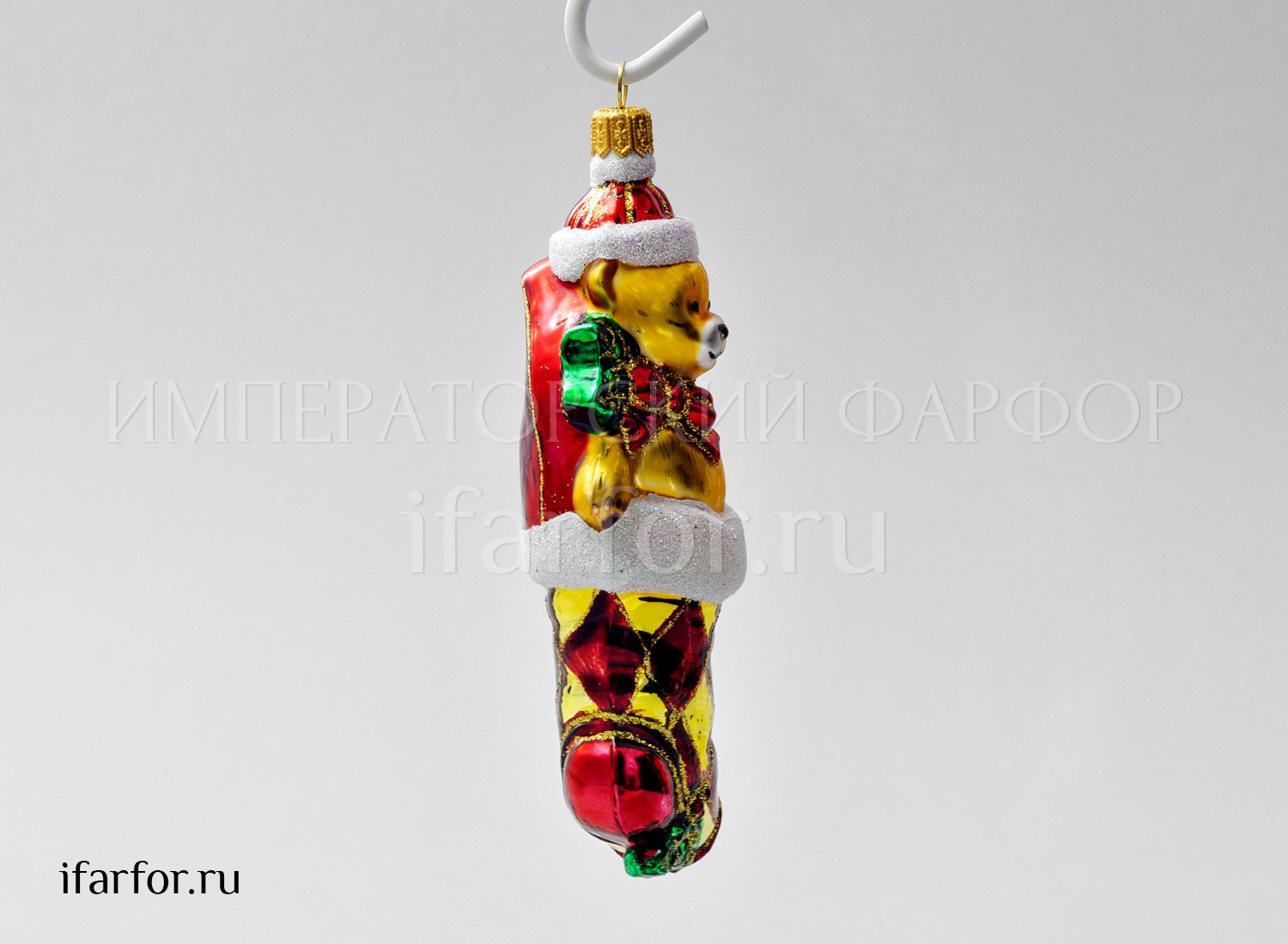 Елочная игрушка «Медвежонок в носке с подарками»