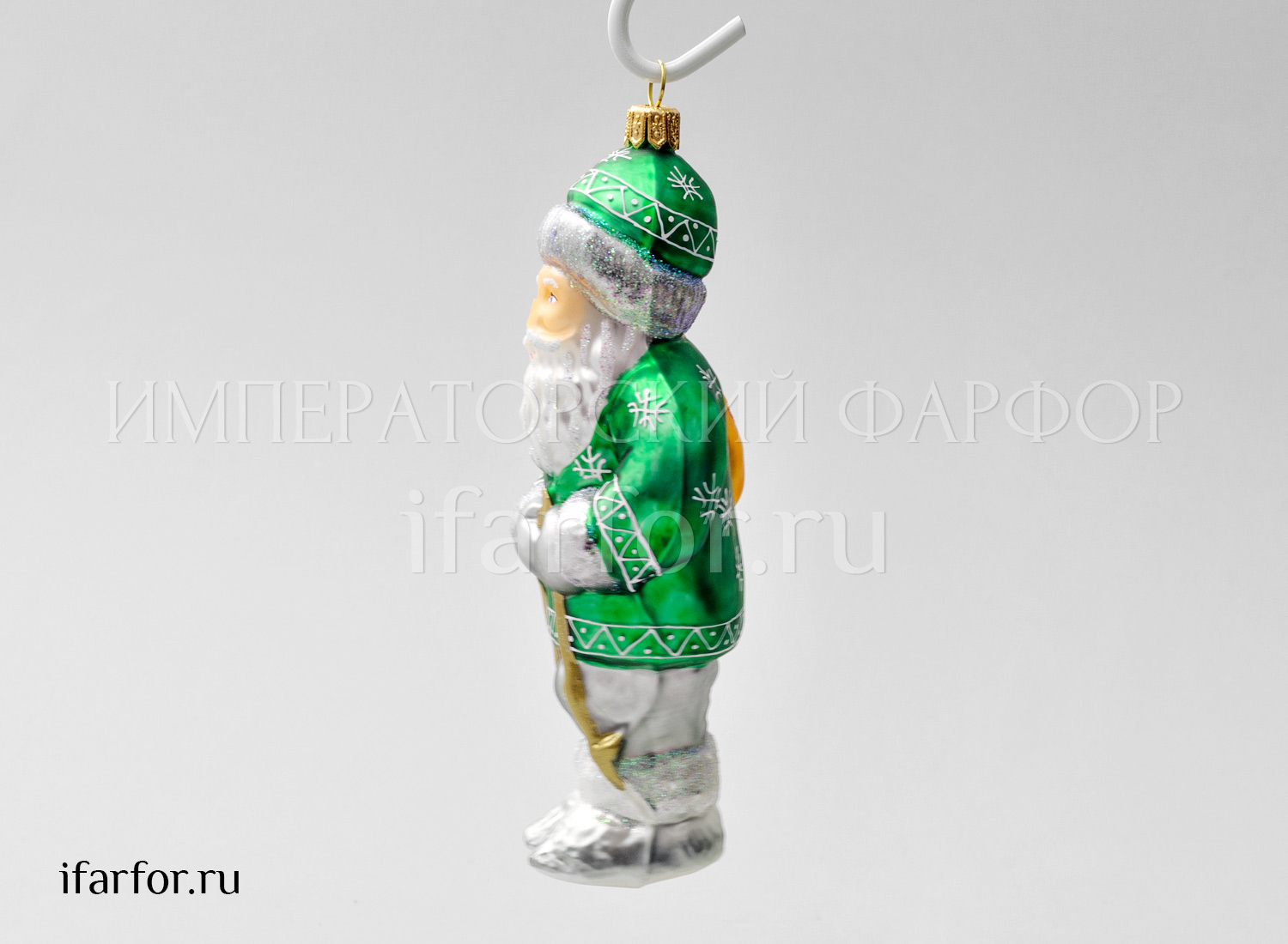 Елочная игрушка «Дед Мороз с палками для скандинавской ходьбы» Стекло. 157 мм.