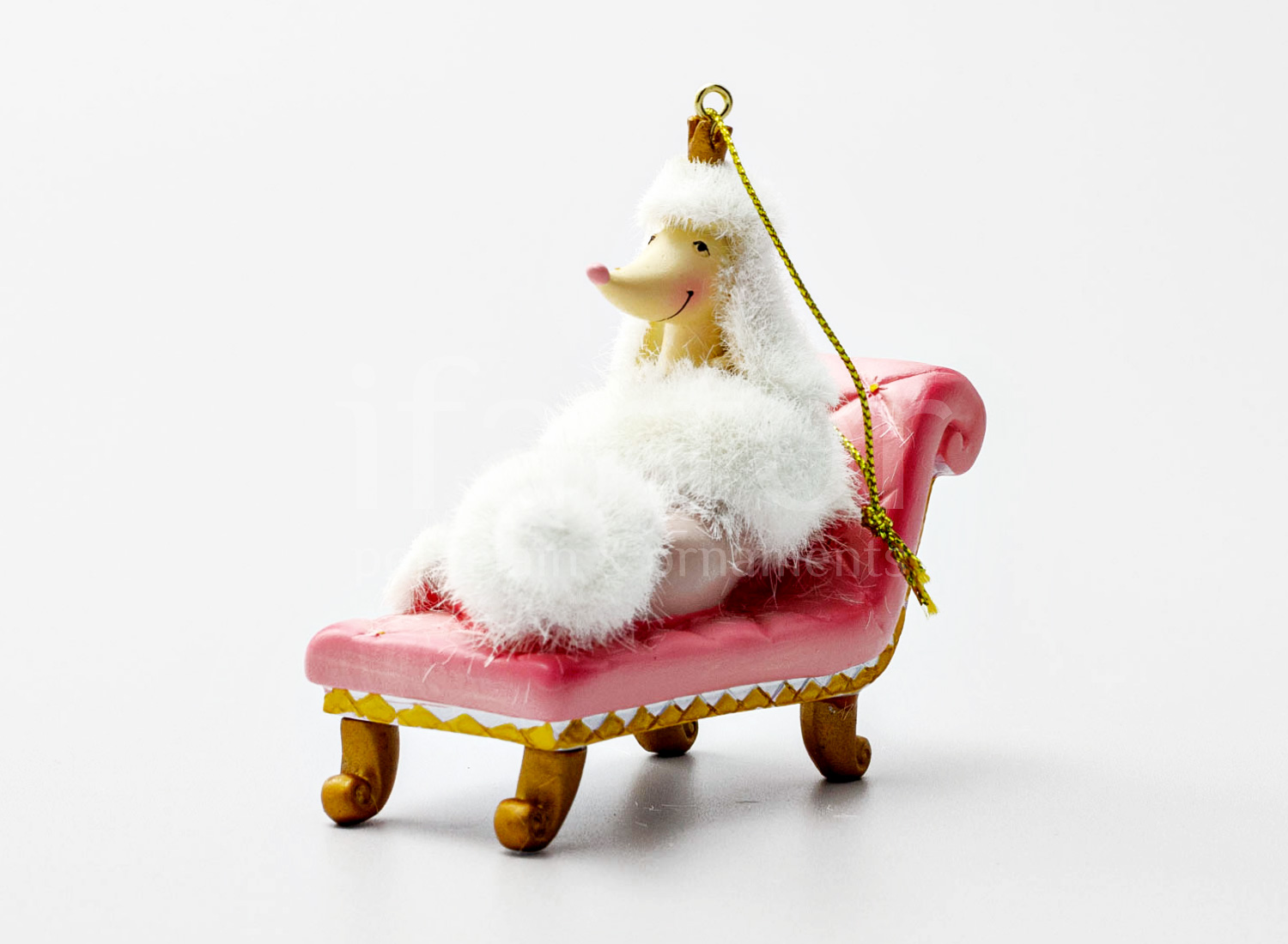 Елочная игрушка «Белый пудель на банкетке»