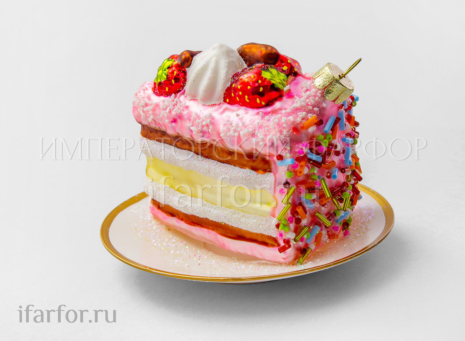 Елочная игрушка «Торт на тарелке с клубникой» Стекло, пластик. 100 мм.