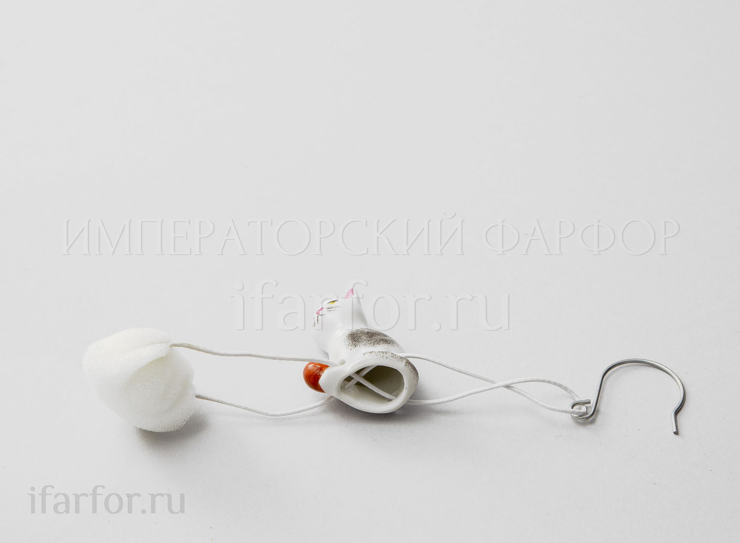 Каплеуловитель «Кошка с мячом» Форма: Кошка с мячом. Твердый фарфор