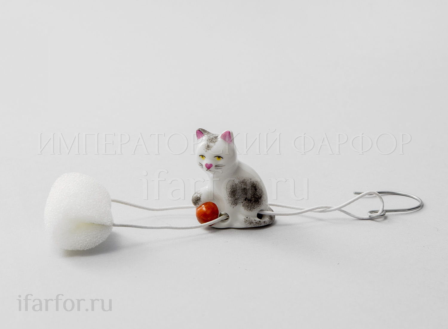 Каплеуловитель «Кошка с мячом» Форма: Кошка с мячом. Твердый фарфор