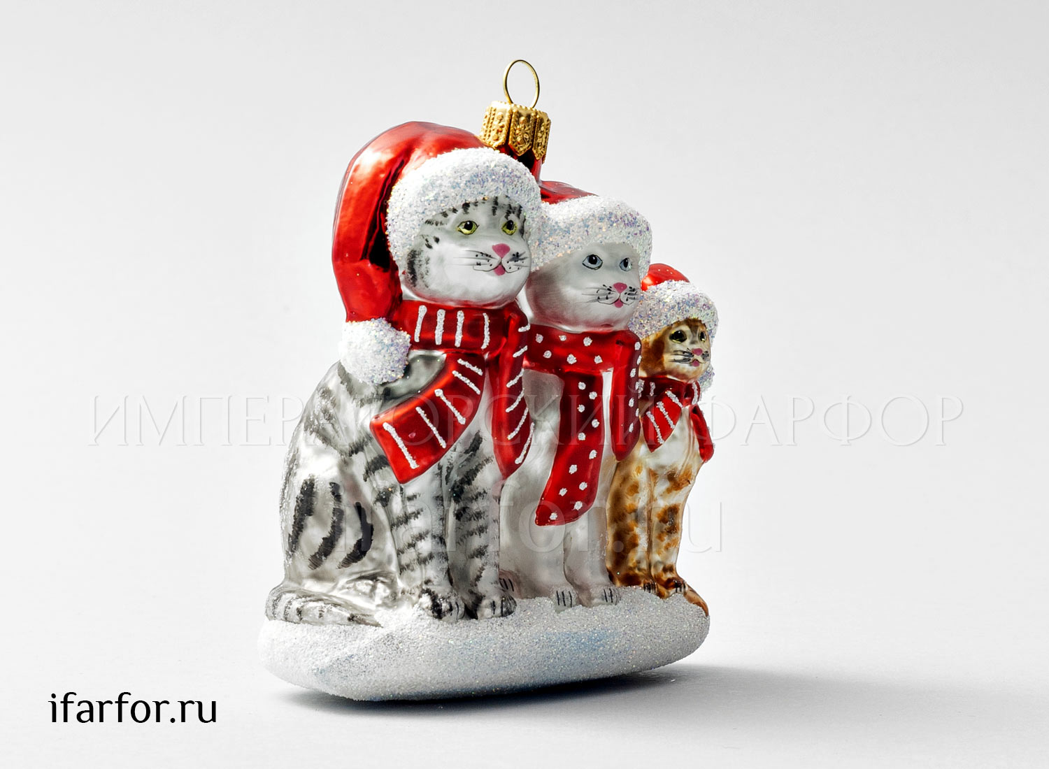 Елочная игрушка «Три кошки» Стекло. 90 x 111 мм.