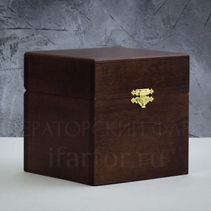 Шкатулка на 1 шар для елочных игрушек Шкатулка коричневая Шкатулка 140 x 140 x 140 мм.
