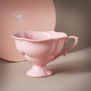 «Ах, какие сливки... и как я любил, когда заливали ими клюквенный кисель! Это такой чудесный «мусс»... когда смешается, 