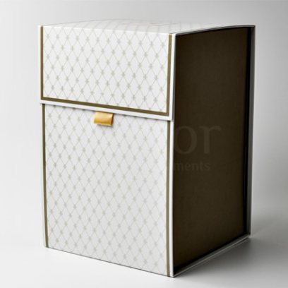 Подарочная упаковка кубик большой Белый Кубик на магнитах