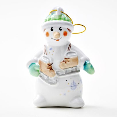 Елочная игрушка Снеговик с коньками