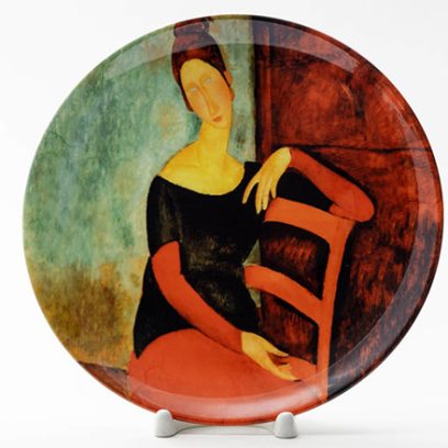 Декоративная тарелка Жанна Эбютерн на красном стуле