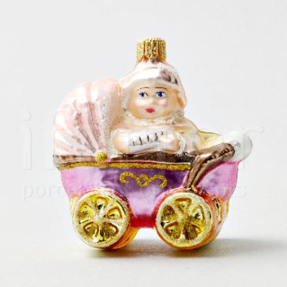 Елочная игрушка в подарочной коробке 210х130мм «Малышка в коляске» Стекло. 65 x 75 мм.