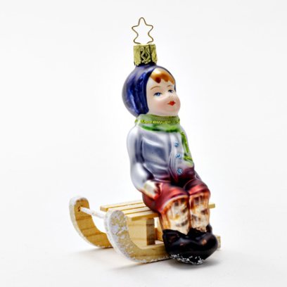 Елочная игрушка Невинные сердца. Мальчик на санках