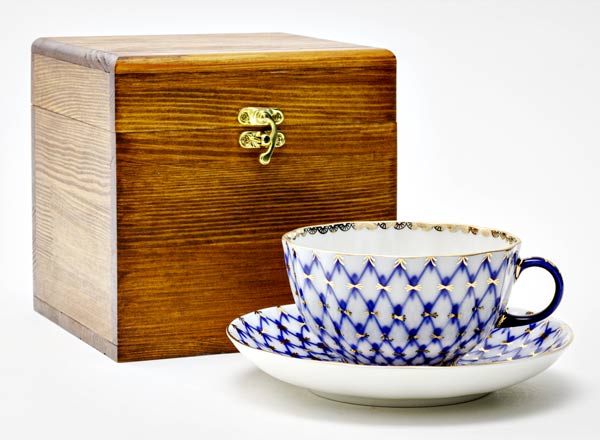Чашка с блюдцем в деревянной шкатулке Кобальтовая сетка Тюльпан
