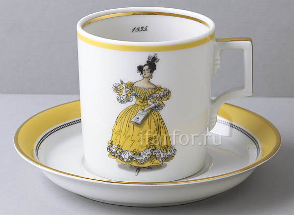 Cup and saucer in a gift box Modes de Paris 1835 Armorial